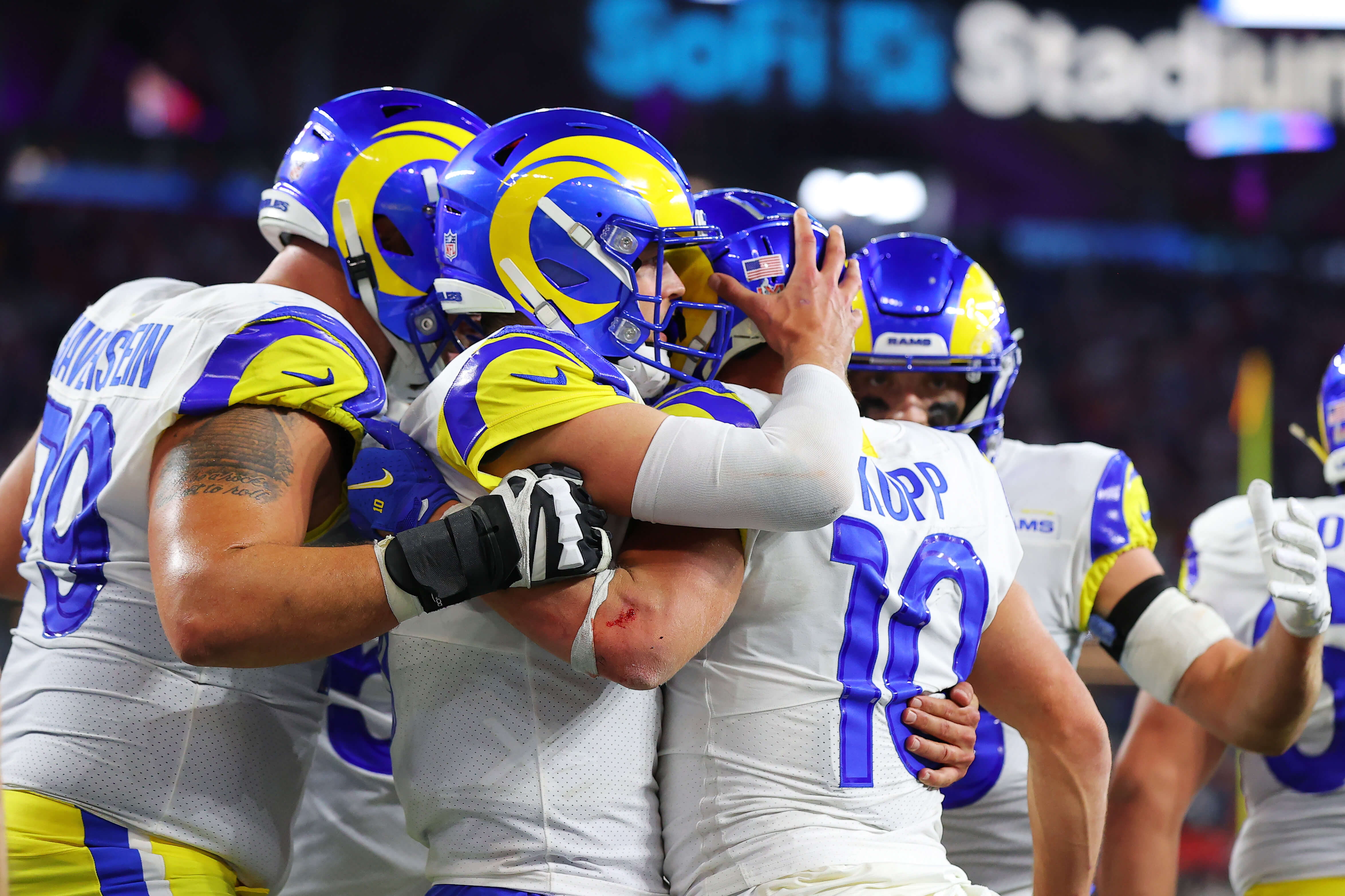 Los Angeles Rams - SAY IT WITH YOUR CHEST! #SUPERBOWL CHAMPIONS