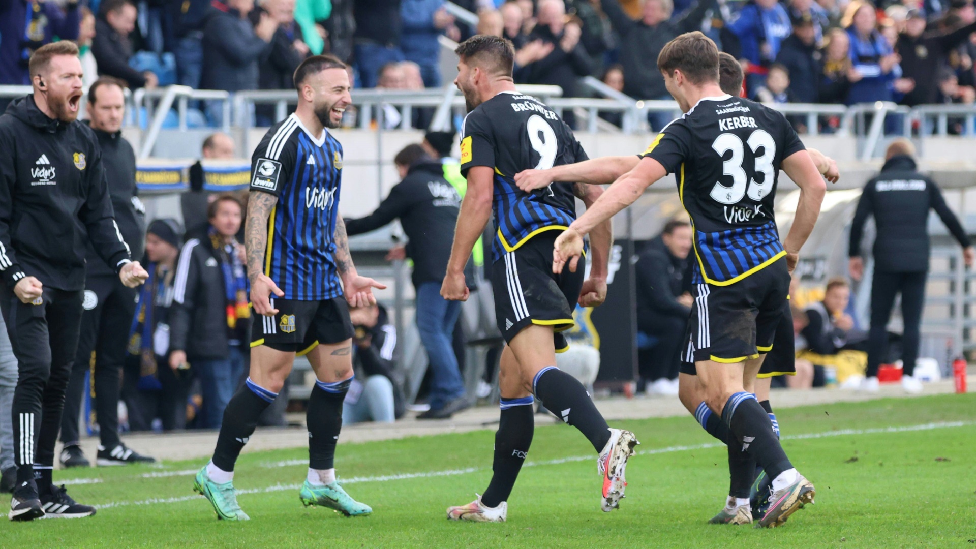 Torjubel beim 1. FC Saarbrücken gegen Dynamo Dresden