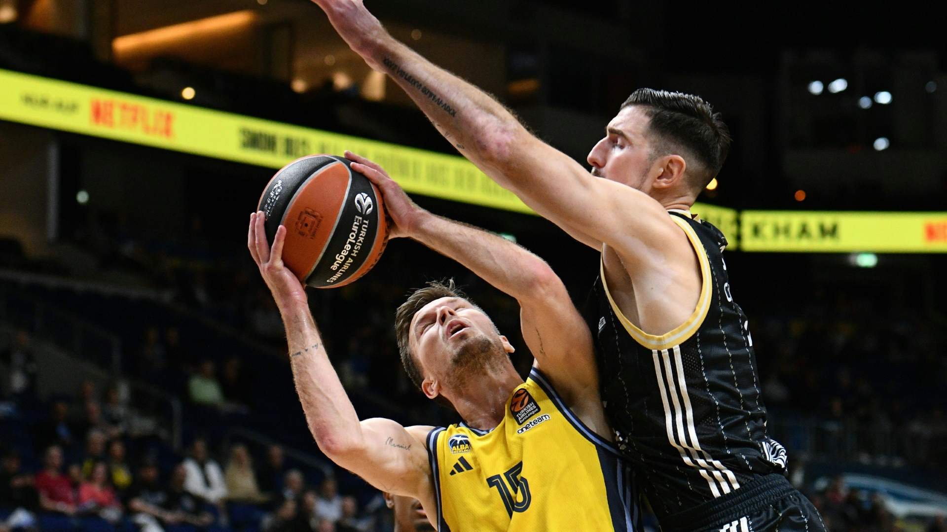 Albas Martin Hermannsson gegen Lyons Nando de Colo