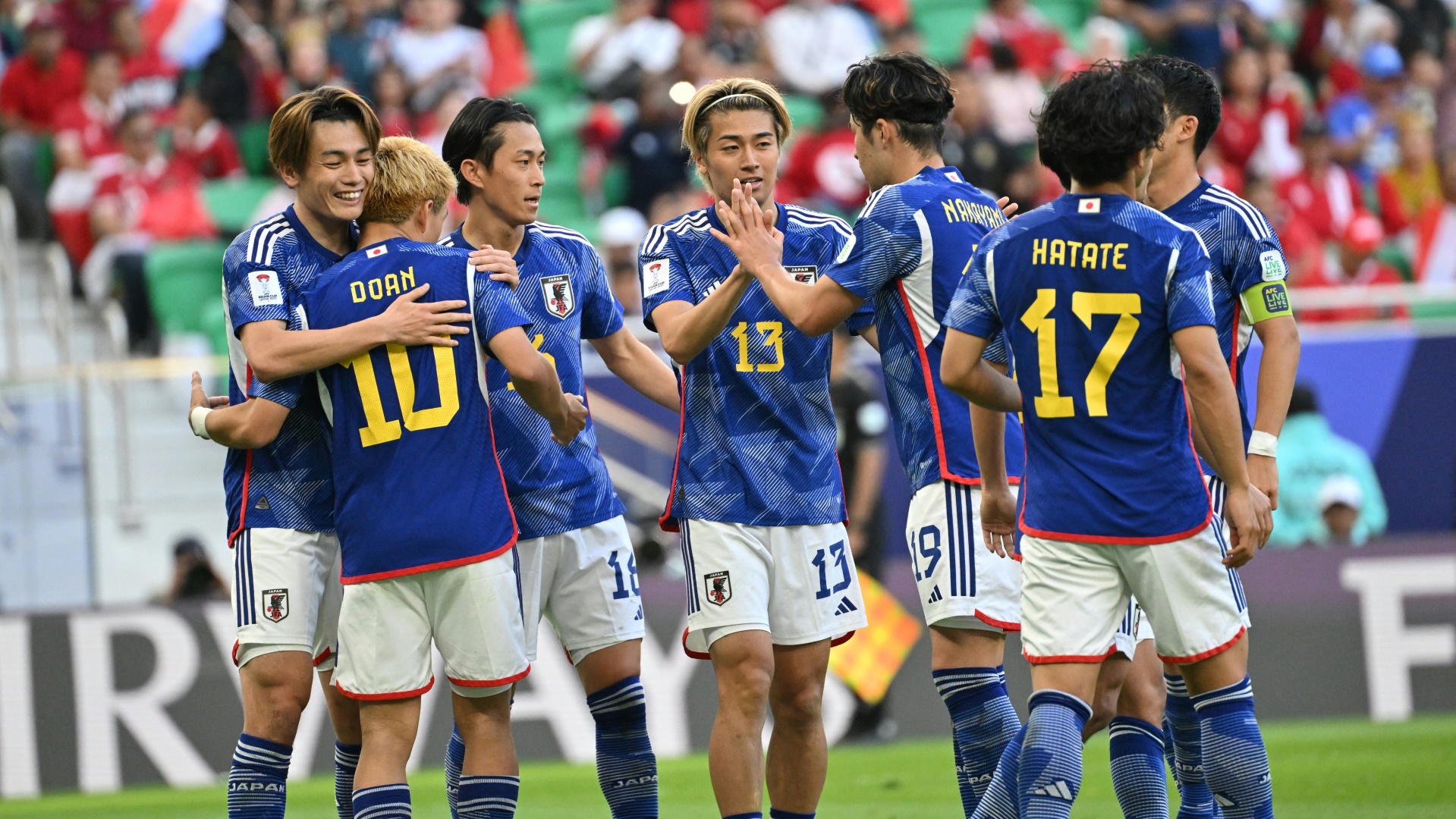 Japan feiert das zweite Tor von Ueda