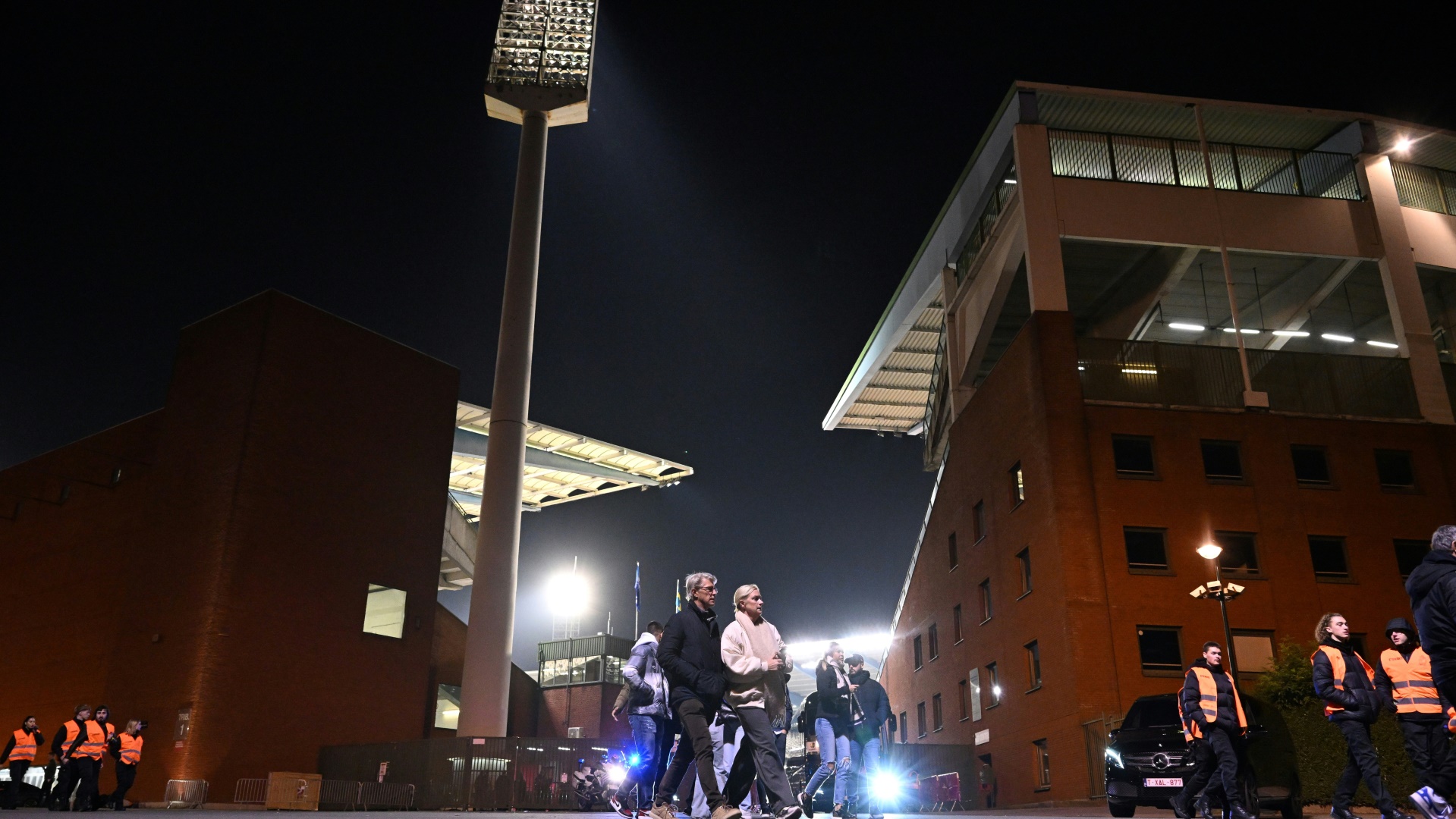 Fans verlassen das Stadion in Brüssel