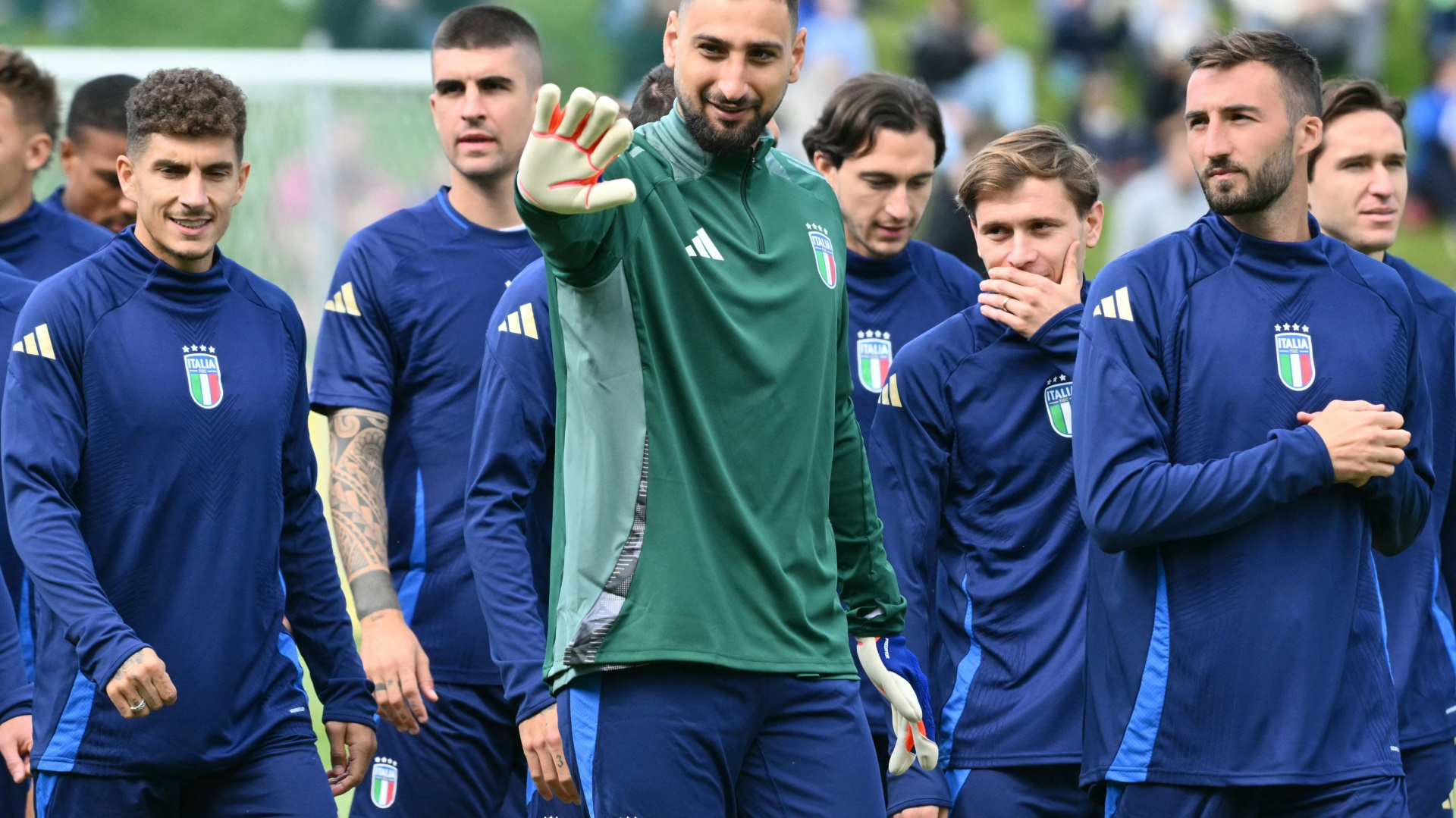 Gianluigi Donnarumma (Mitte) führt das Team an