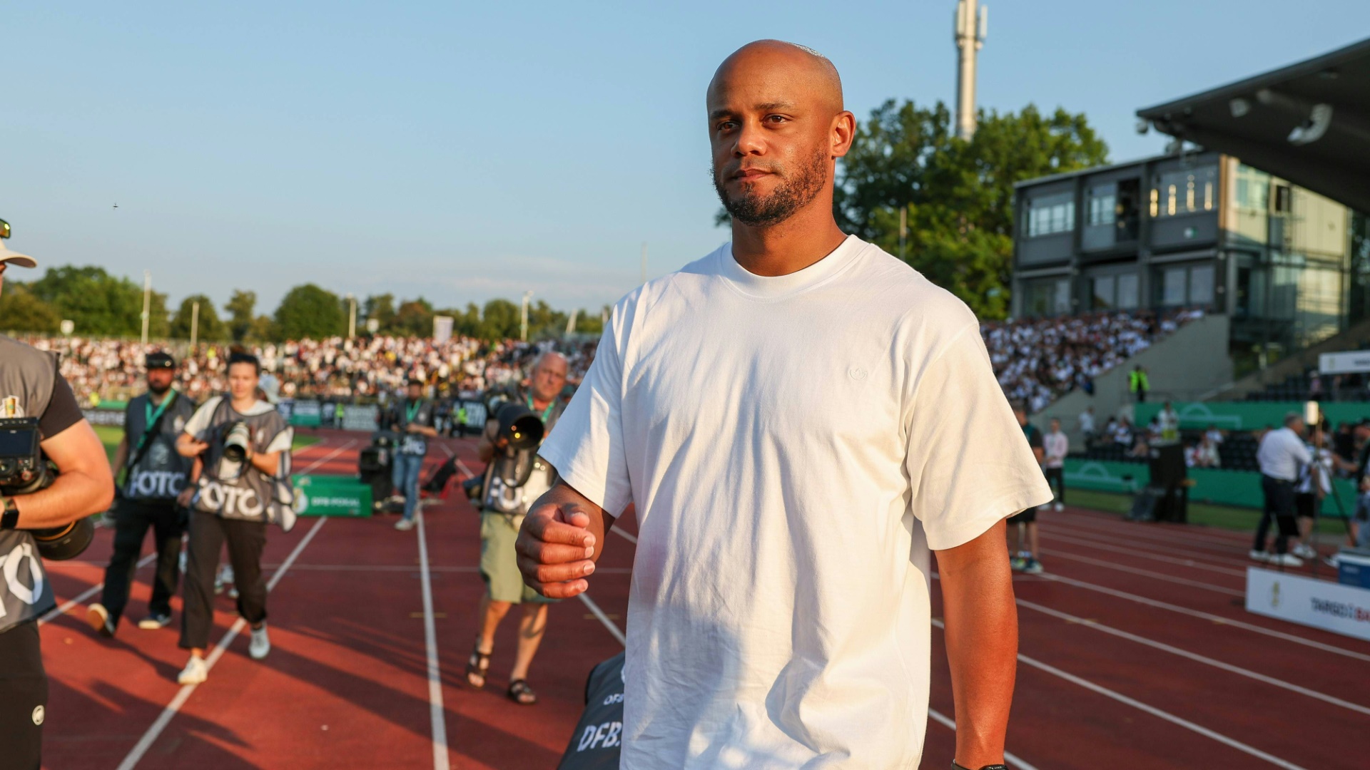 Pflichtspiel-Debüt: Vincent Kompany