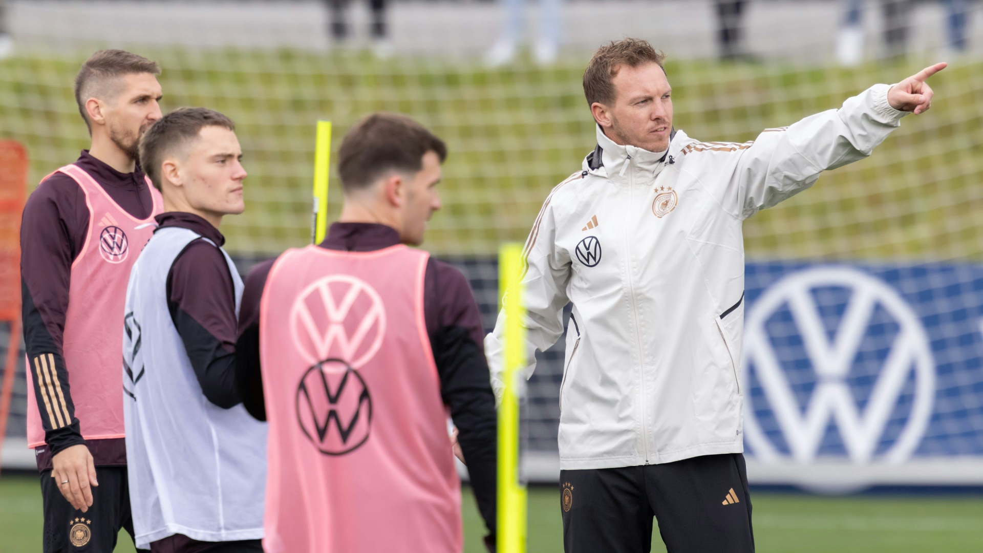 Lockere Stimmung beim DFB-Training in Frankfurt