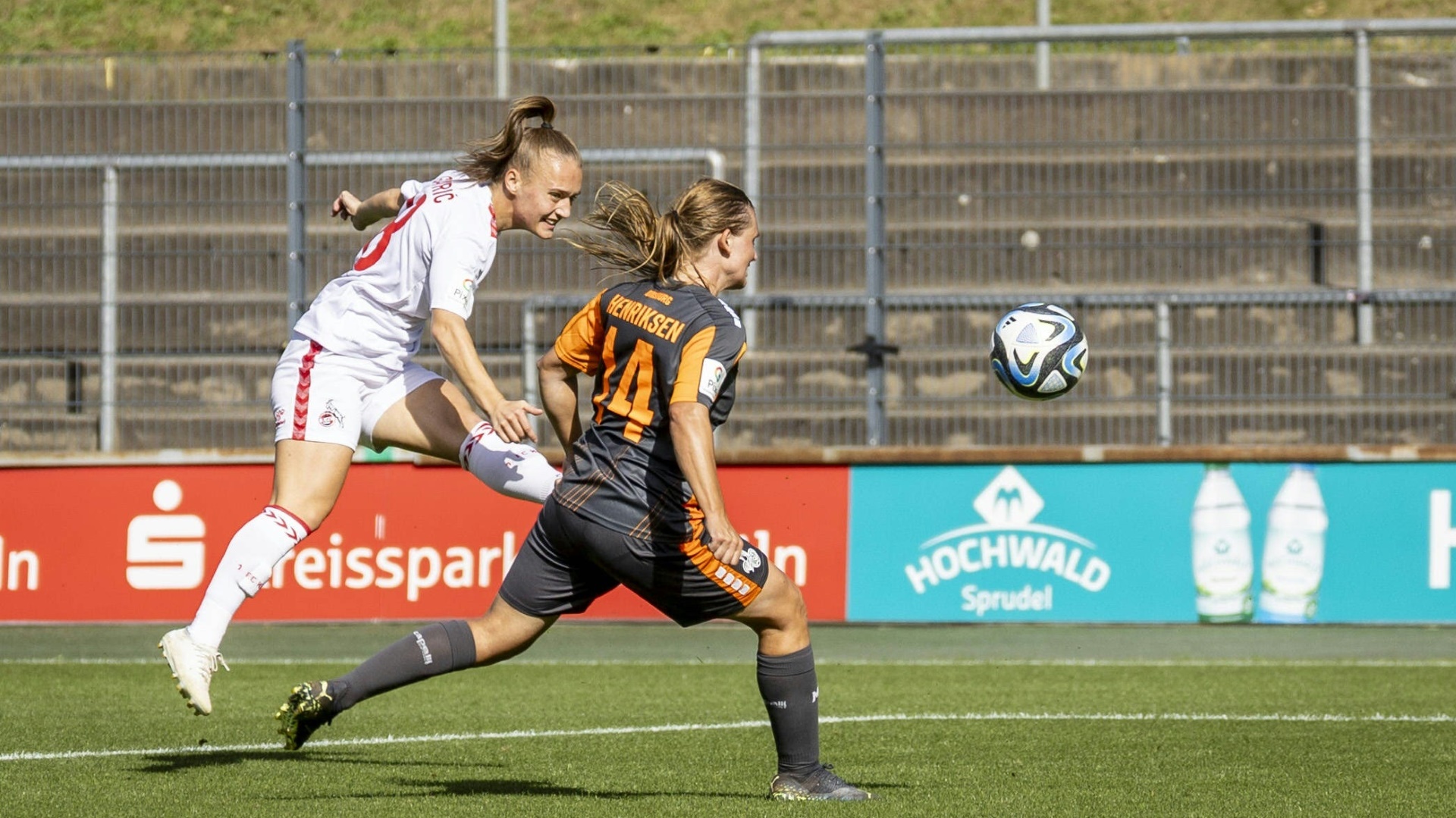 Fußballerinnen des 1. FC Köln siegreich