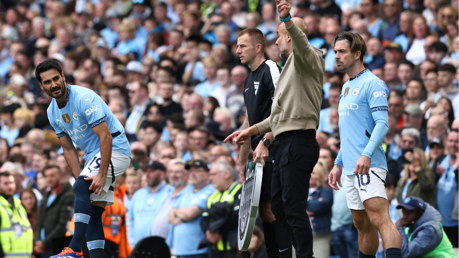 Bereit zur Einwechslung: Ilkay Gündogan (l.)