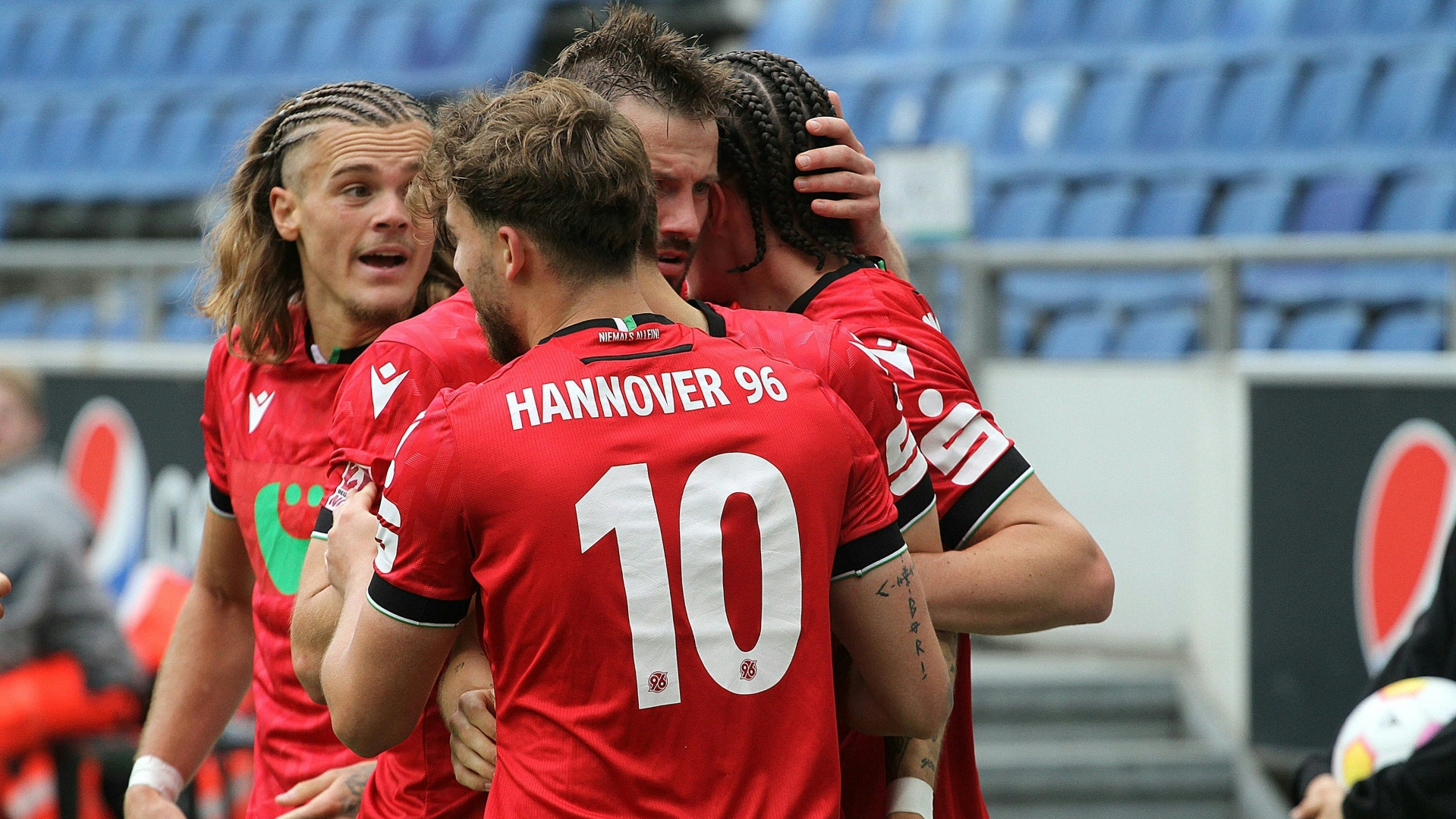 Hannover feiert den Aufstieg in die 3. Liga