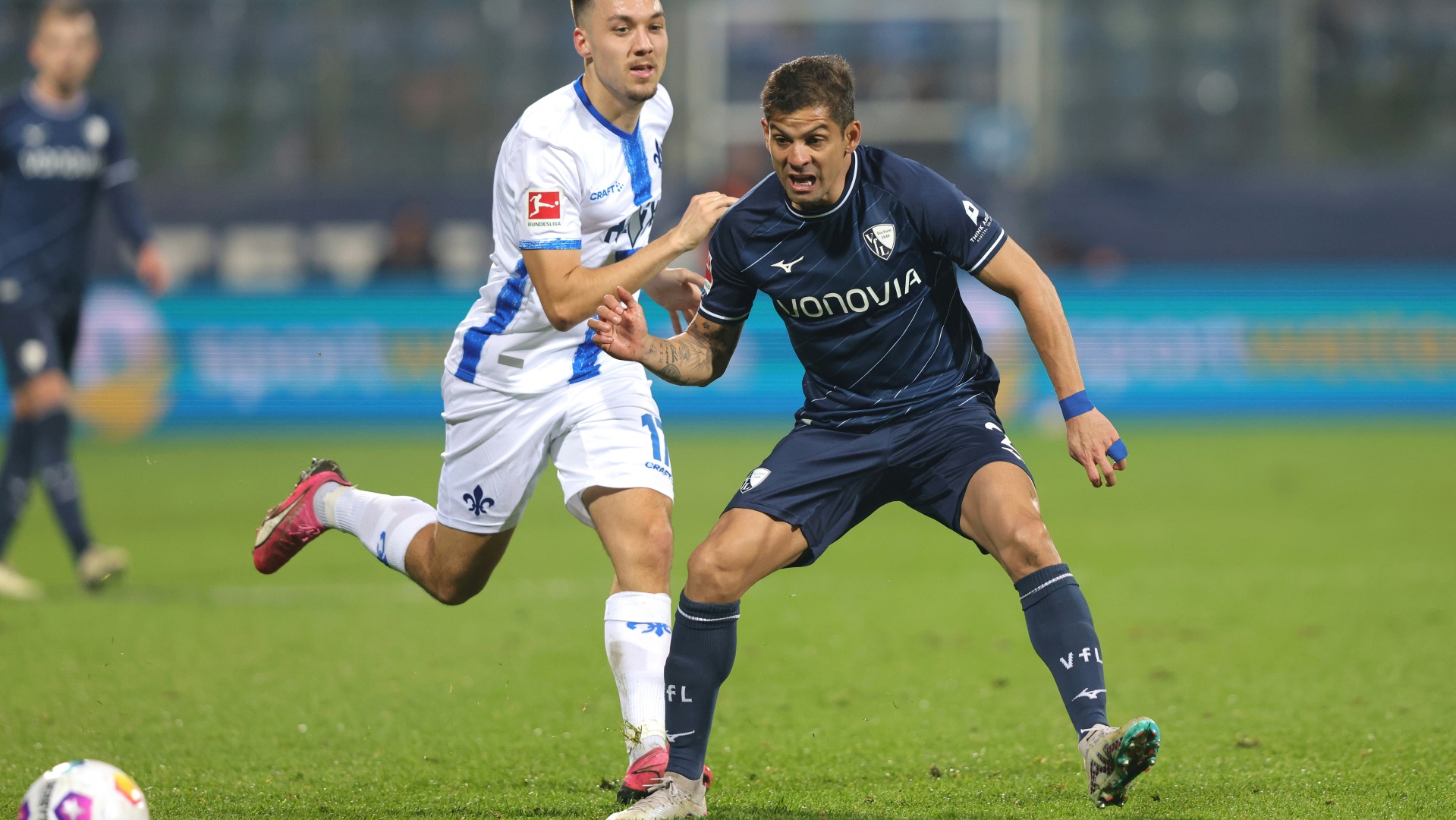 Julian Justvan (l.) im Trikot von Darmstadt 98