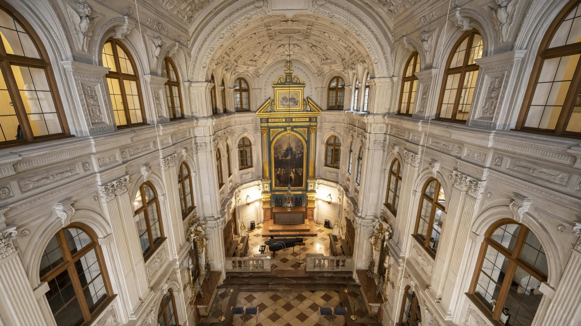 In der Hofkapelle wird das Kondolenzbuch ausgelegt