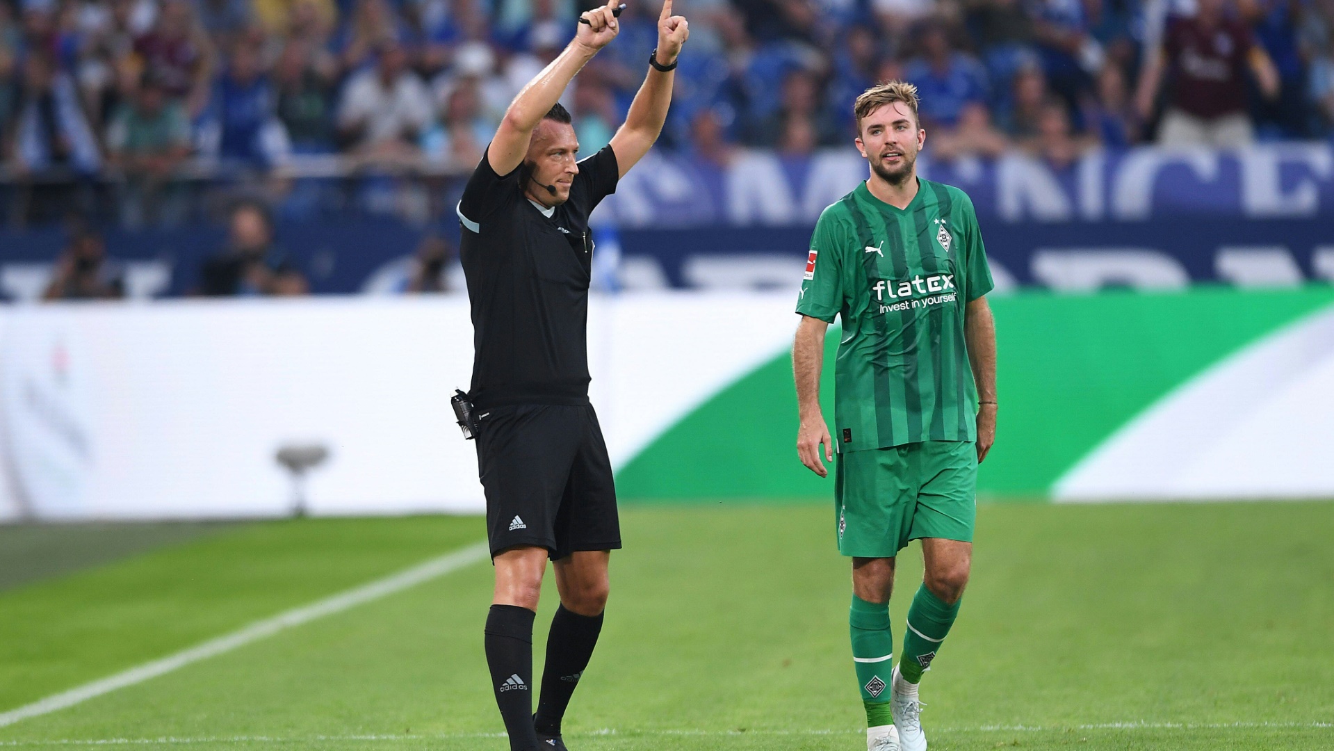 Kein Freund des VAR: Christoph Kramer (r.)