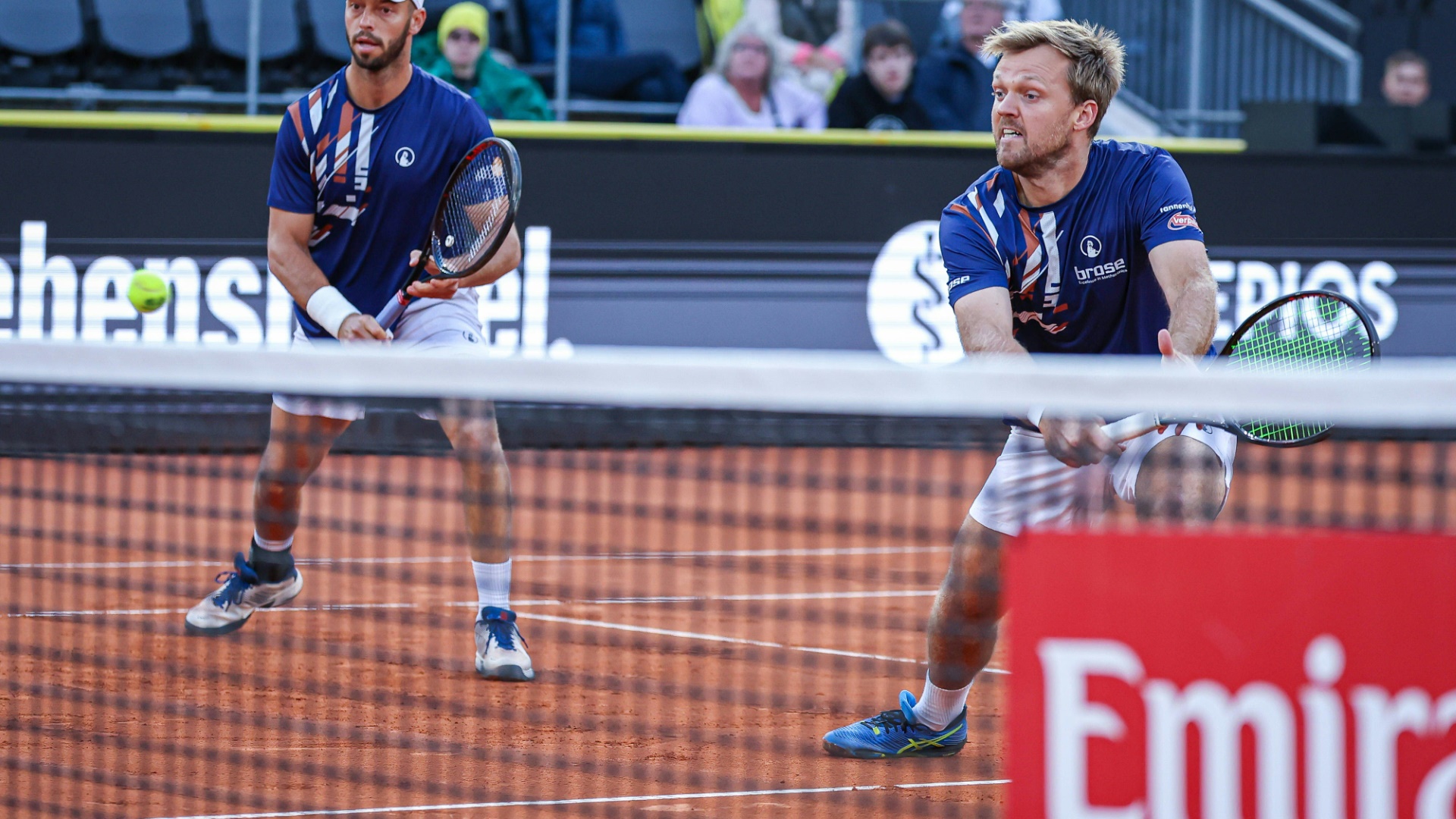 Pütz (l.) und Krawietz bei ihrem Finalsieg in Hamburg