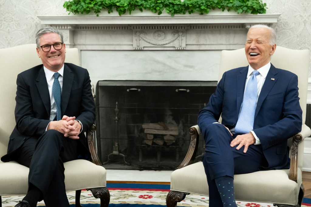 Gute Laune im Oval Office: Starmer (links) und Biden