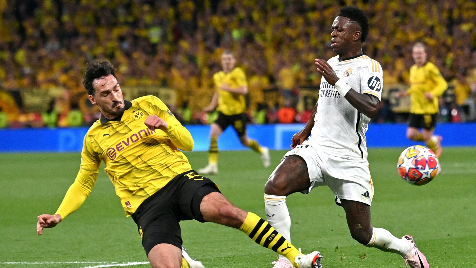 Mats Hummels (l.) im CL-Finale gegen Real Madrid