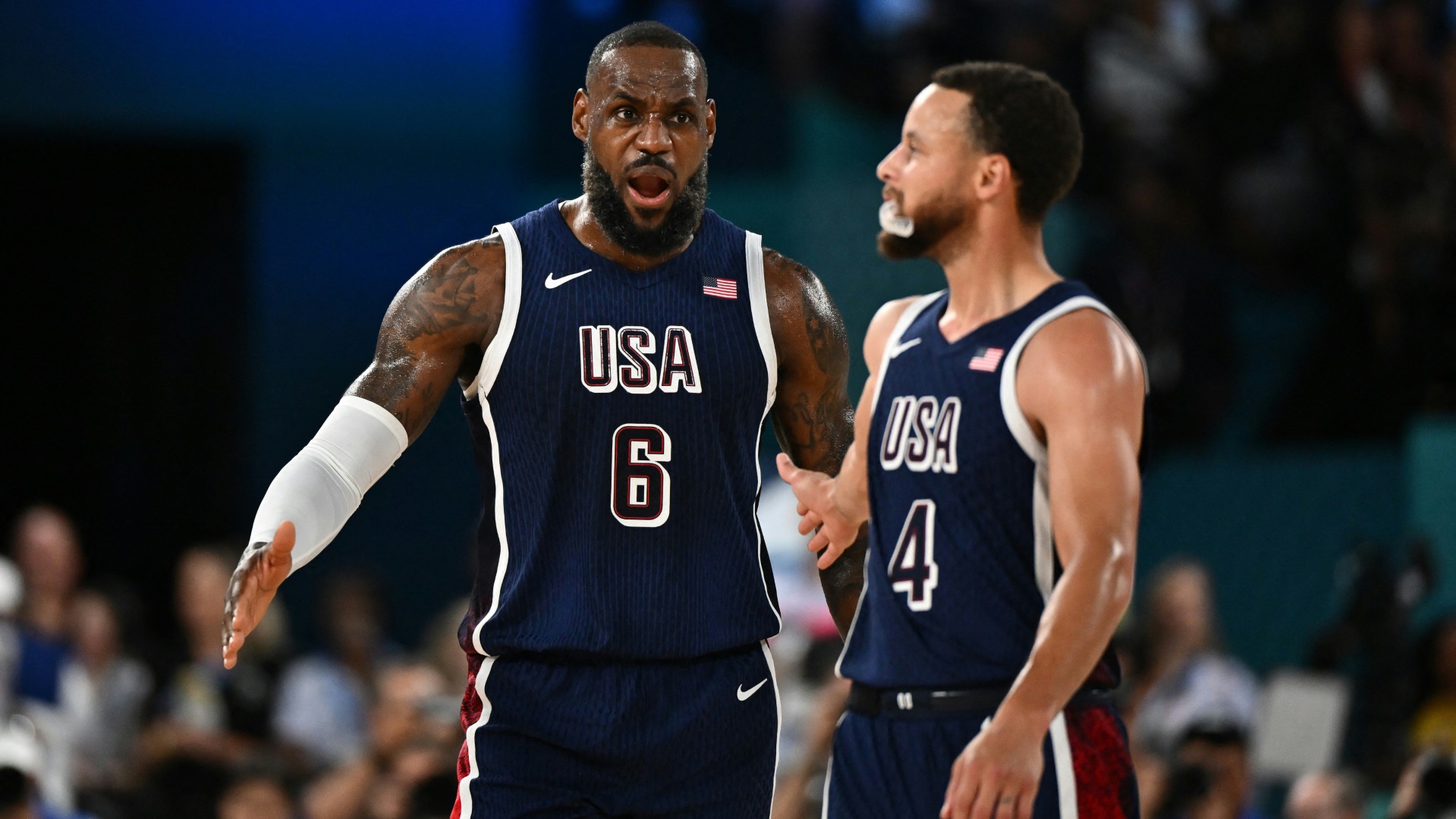 LeBron James und Stephen Curry klatschen ab