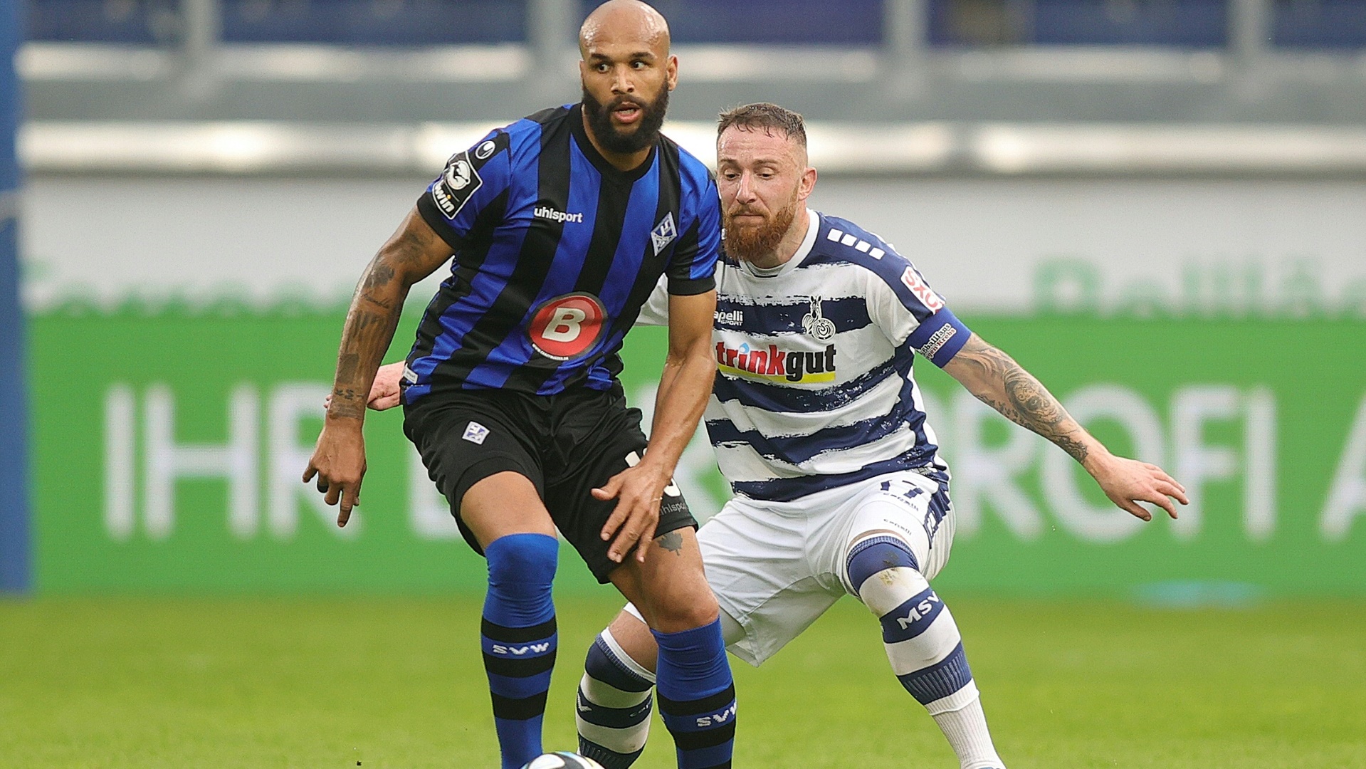 Traf ins eigene Tor: Mannheims Terrence Boyd (l.)