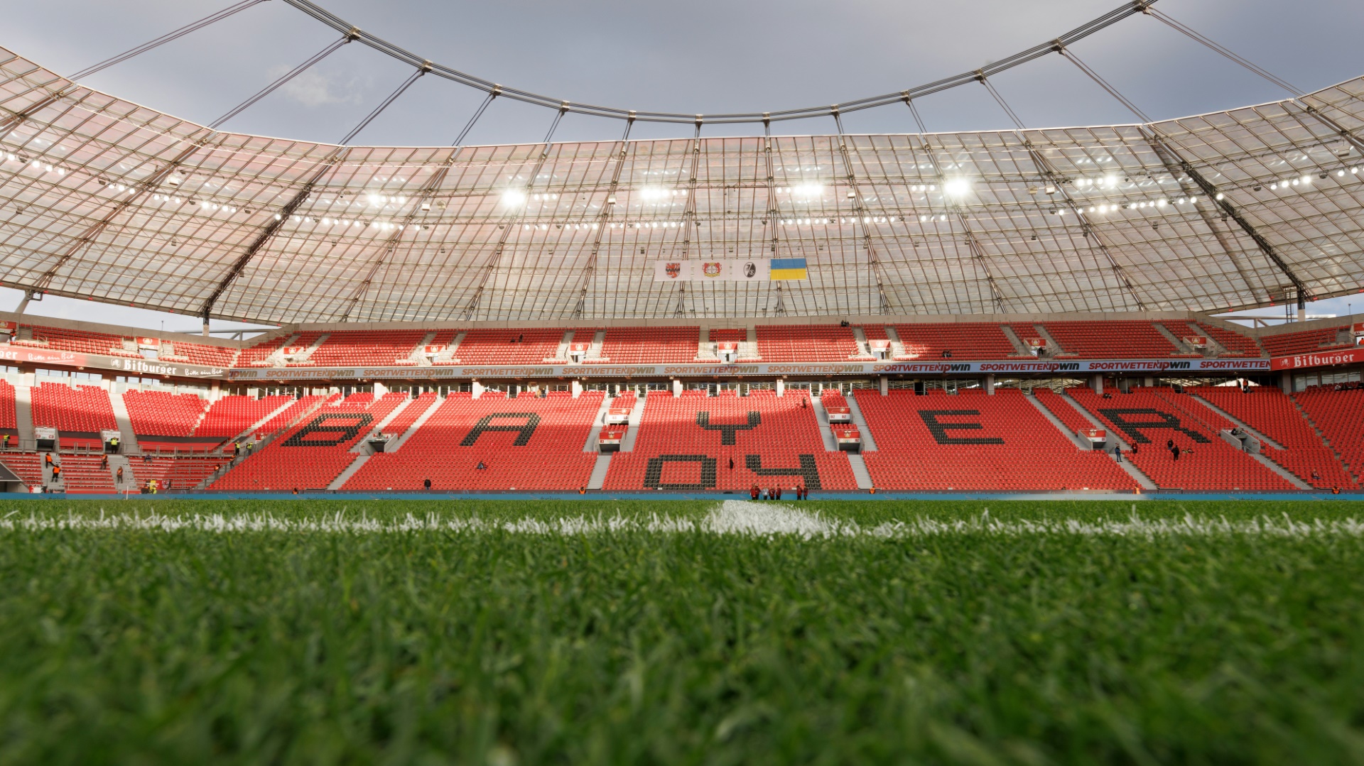 Bayer-Frauen spielen Viertelfinale in der BayArena