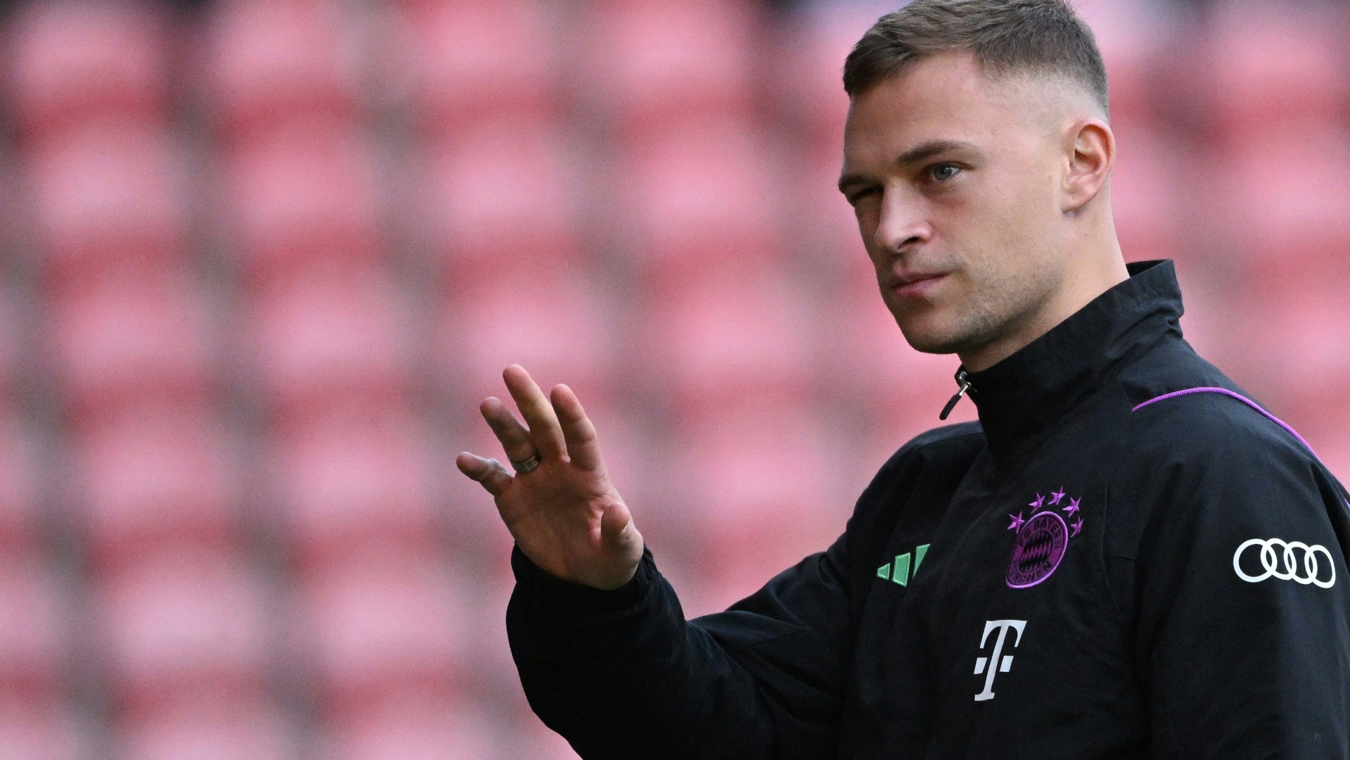 Joshua Kimmich sah gegen Darmstadt Rot.