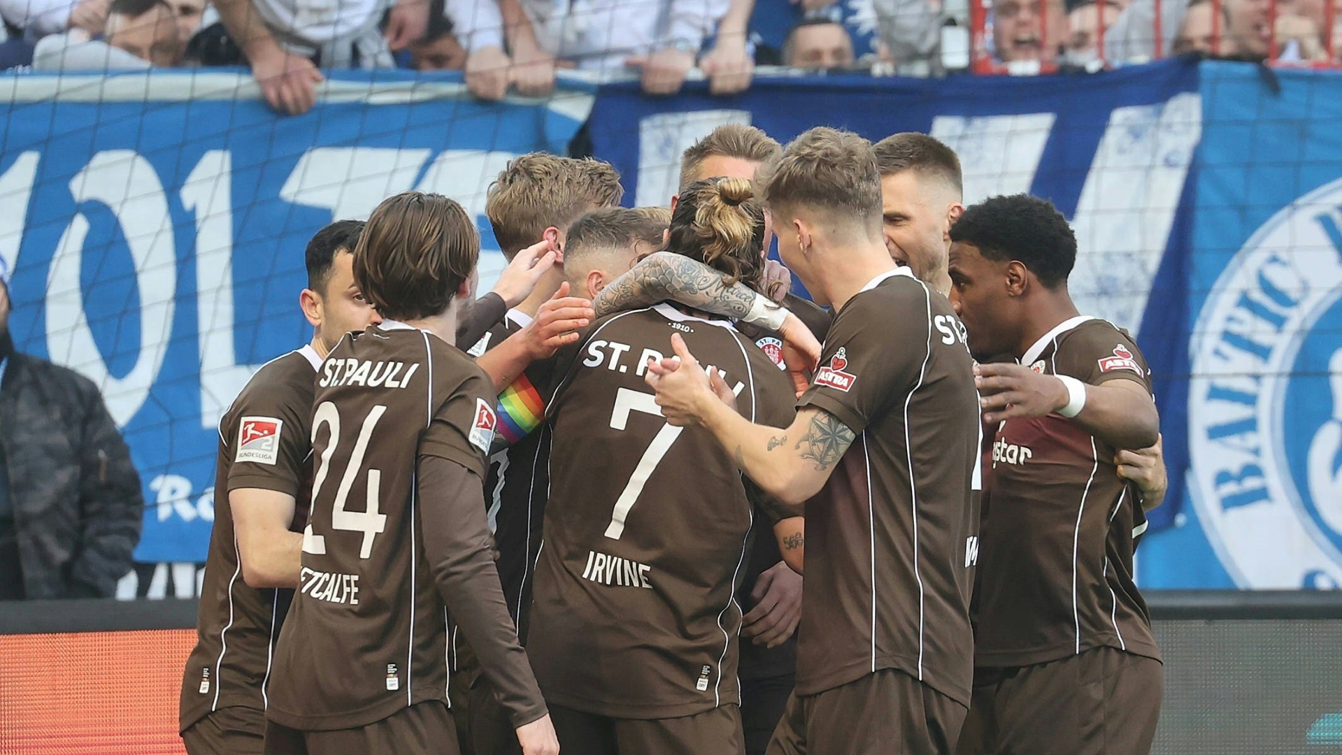 St. Pauli ist wieder an der Spitze