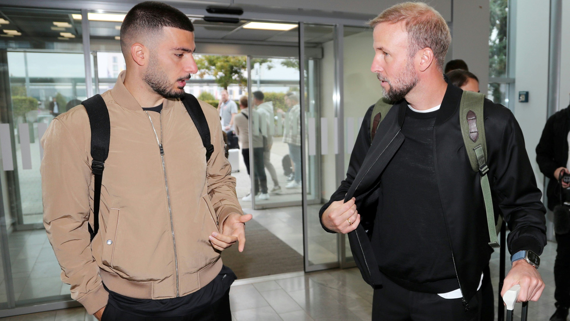 Trainer Hoeneß (r.) mit Stürmer Undav