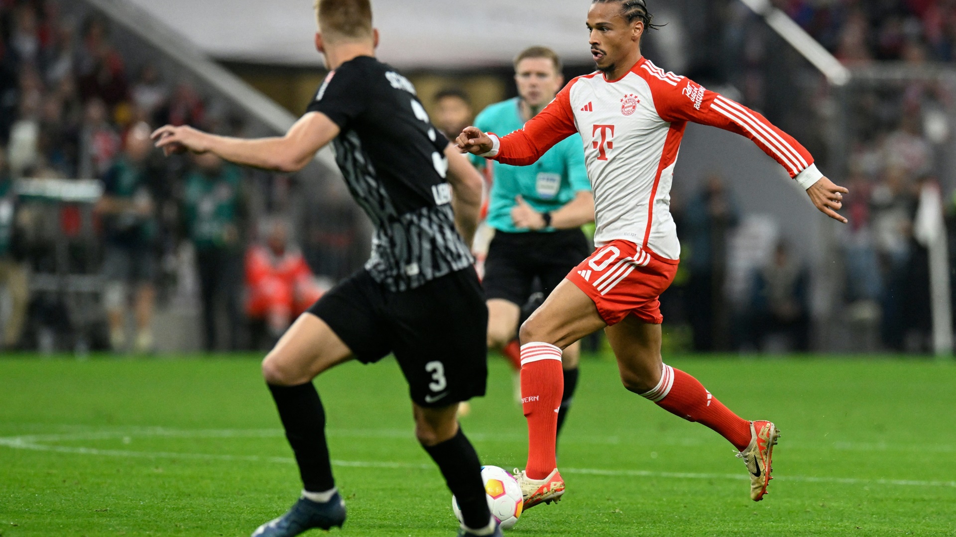 Leroy Sane (r.) tanzte seine Gegner nach Belieben aus