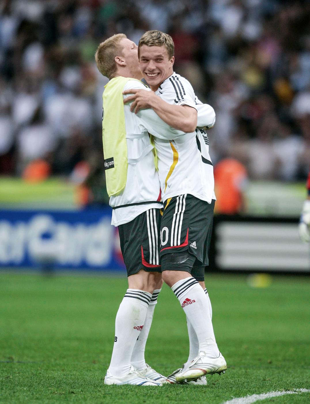 Fan-Lieblinge bei der WM 2006: Bastian Schweinsteiger (li.) und Lukas Podolski