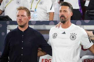 Bundestrainer Julian Nagelsmann und Sandro Wagner